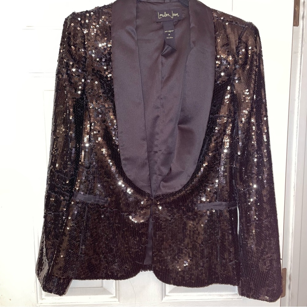 NWOT LondonJean Tuxedo cut Sequin jacket